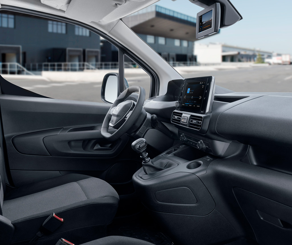 Peugeot Partner - interior